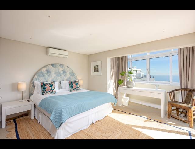 3 BEDROOM APARTMENT TO LET IN SEA POINT